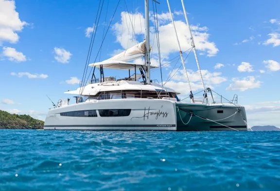 HOURGLASS Exterior