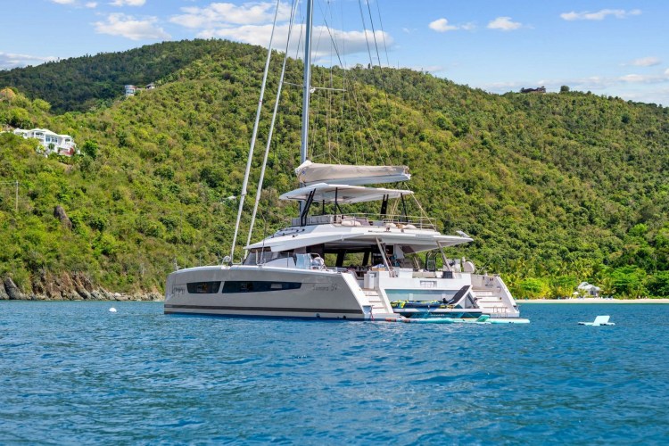 HOURGLASS Exterior View