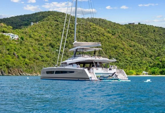 HOURGLASS Exterior View