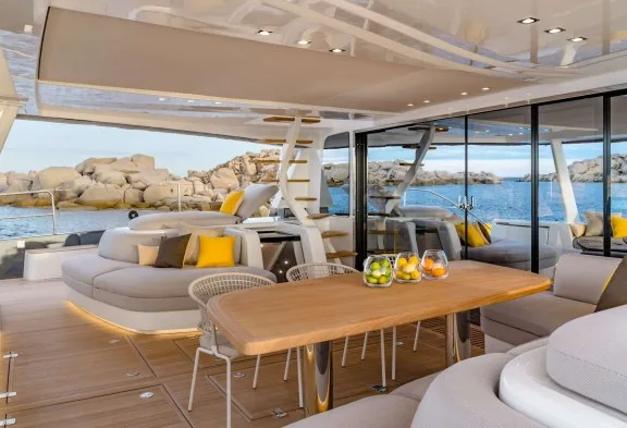 LA DÉSIRADE Aft Deck
