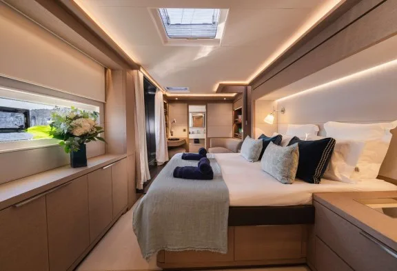 LA DÉSIRADE Double Cabin