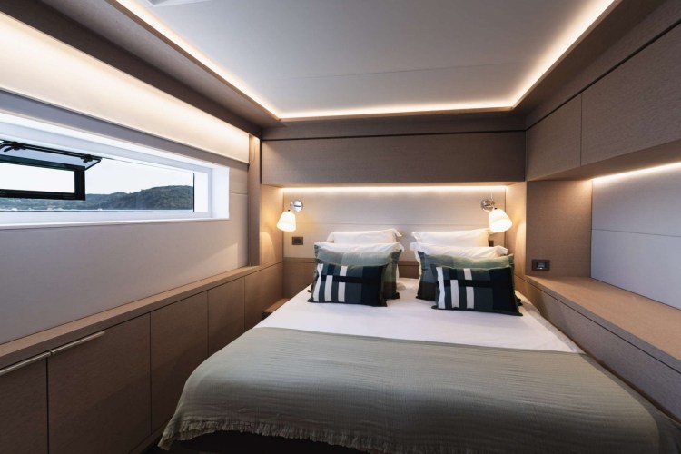 LA DÉSIRADE Double Cabin