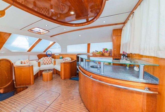 LADY MARIGOT Main Saloon