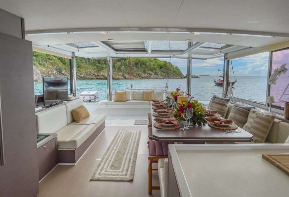 ISLAND KISSES Main Saloon And Aft Deck