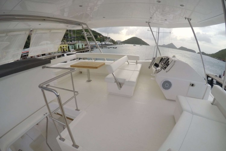 SOMEWHERE HOT Flybridge With Helm