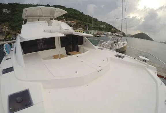 SOMEWHERE HOT Foredeck