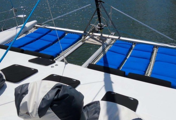 TURQUOISE TURTLE Foredeck Trampoline Loungers