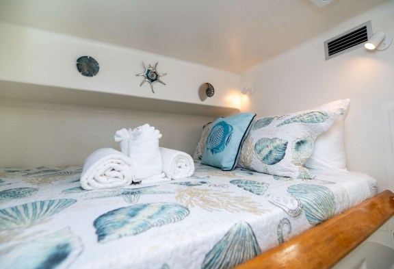 TURQUOISE TURTLE Guest Cabin