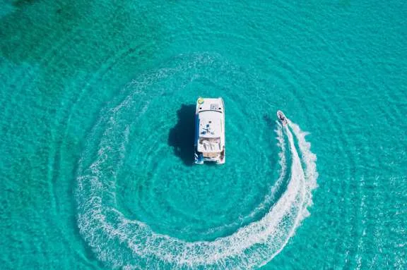 Motor Catamaran INDIGO