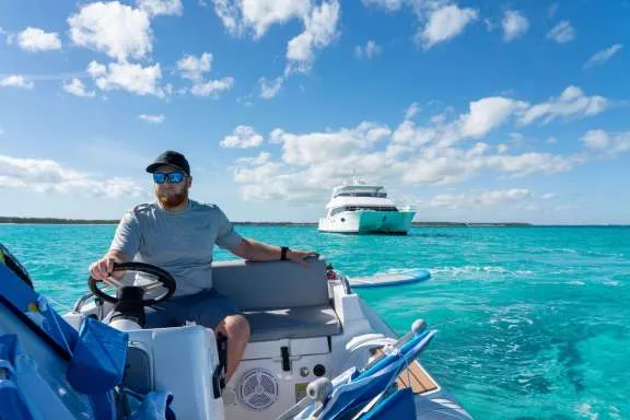 Motor Catamaran INDIGO Tender