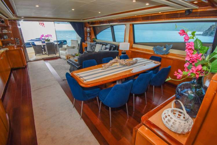 Salon view aft