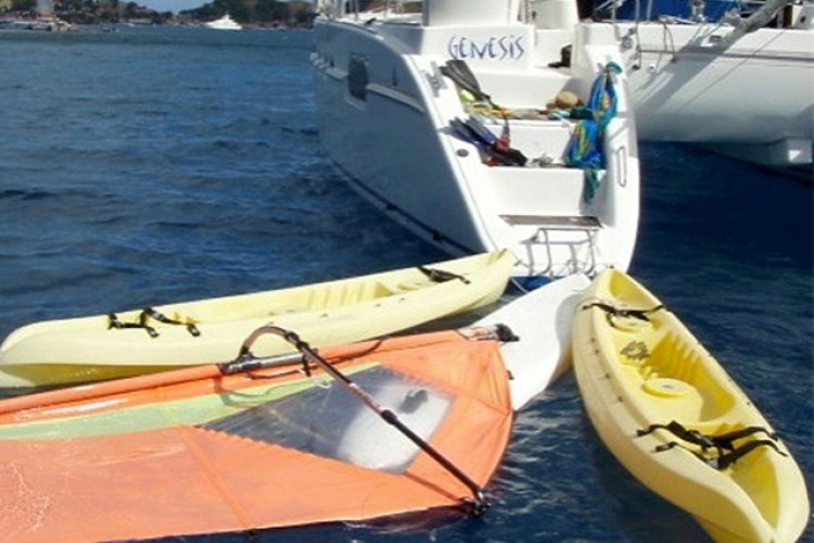 Cat GENESIS - Water Sports