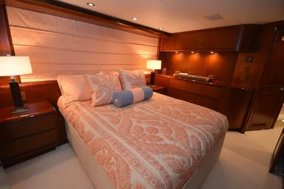 MYGOOD TIMES - Queen guest cabin 2