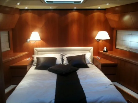 Yacht LAST CHANCE - Master Cabin