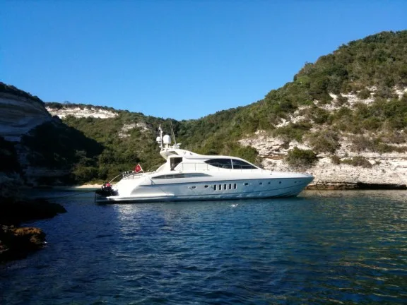 Yacht LAST CHANCE - On Charter