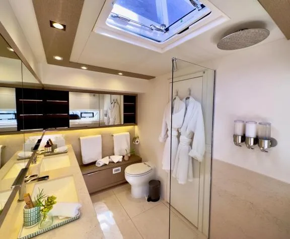 Image of TWIN FLAME 77 yacht #7