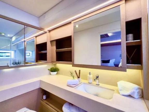Image of TWIN FLAME 77 yacht #5