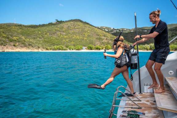 Scuba dive lesson onboard Catamaran XANDROS