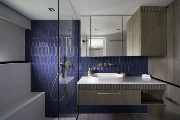 Bathroom onboard Catamaran NAUTI NICKEL