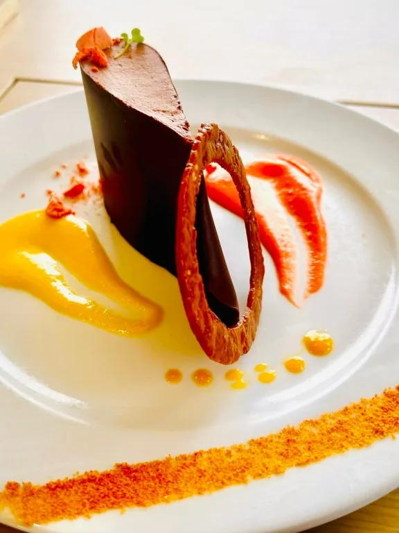 Catamaran Olivia Charles Dessert