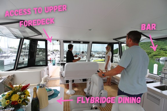 Power Catamaran Forever Young Flybridge