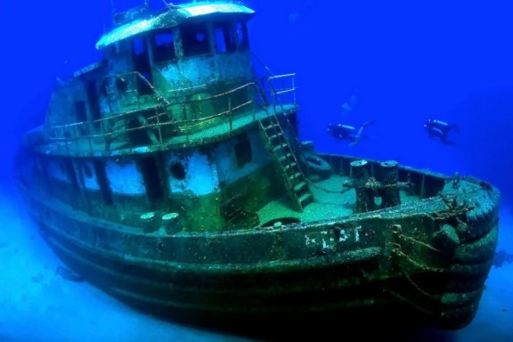 Wreck Alley Dive Site near Salt Island and Cooper Island, British Virgin Islands