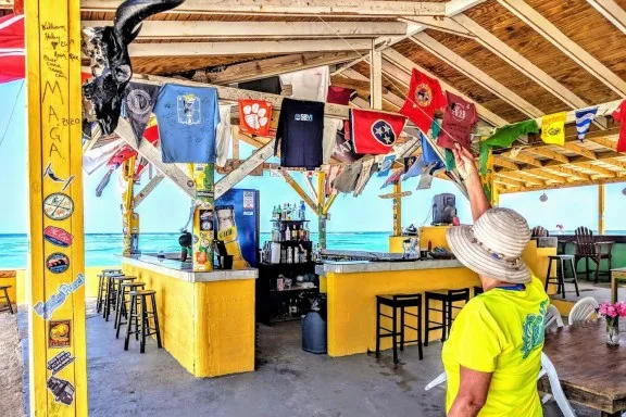 Cow Wreck Beach Bar Anegada. 2