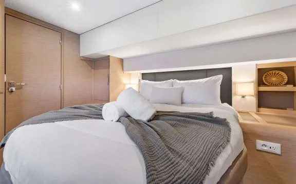 Image of PLUS 10 yacht #13