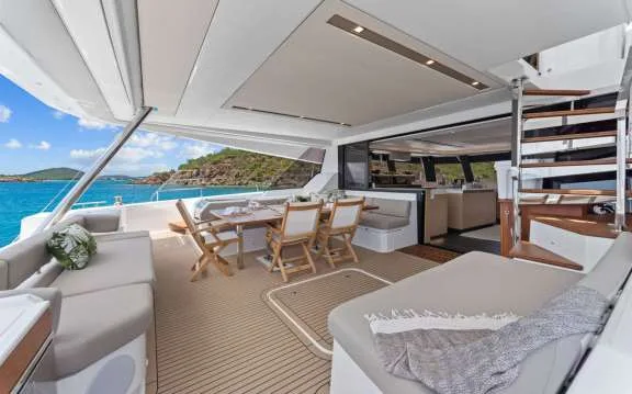 Image of PLUS 10 yacht #3