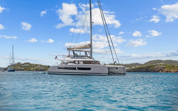 Image of PLUS 10 yacht #2