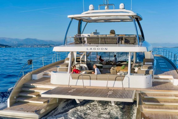 BVI Power Catamaran Charter, Siete Mares