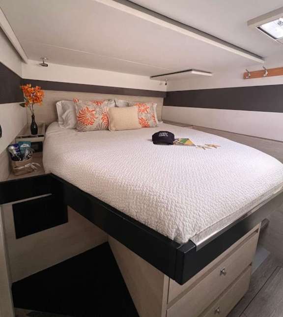 Stbd forward Cabin
