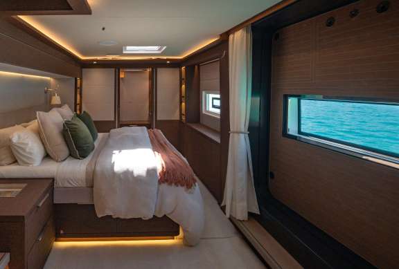 Image of AEOLUS 77 yacht #3