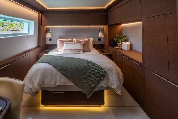 Image of AEOLUS 77 yacht #6