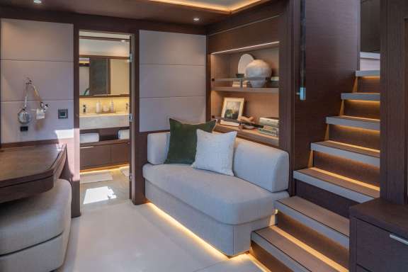 Image of AEOLUS 77 yacht #17