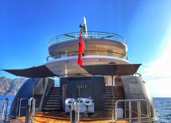 81m Feadship mega yacht AIR - Photo by @discoverjonno and Feadship Fanclub