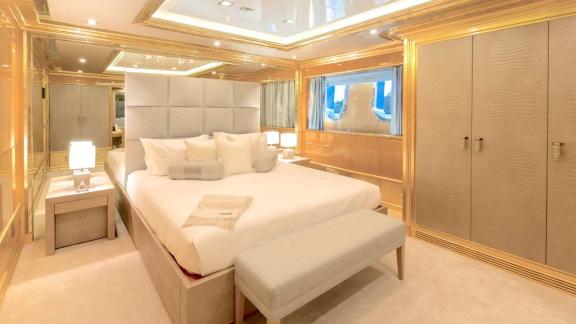 Guest Cabin With Queen Bed