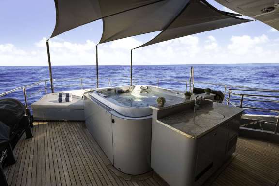 Sun deck jacuzzi