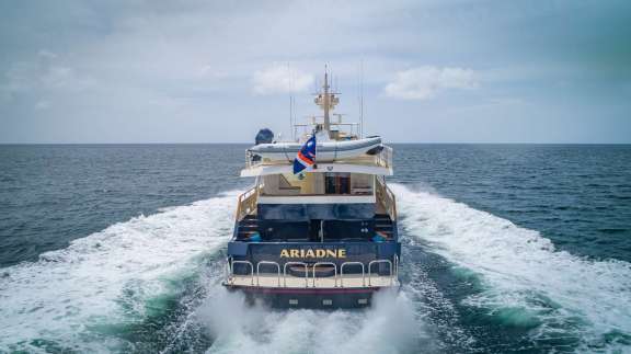 Breaux Baycraft Motor Yacht ARIADNE - Stern View