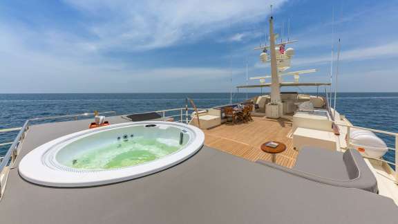 Sundeck With Jacuzzi