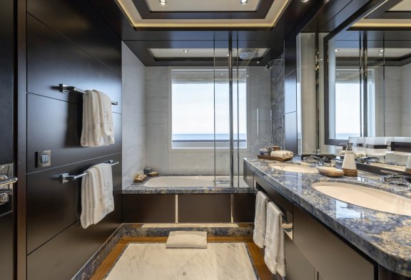 BATON ROUGE VIP Bathroom