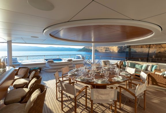 BATON ROUGE Bridge Deck Dining