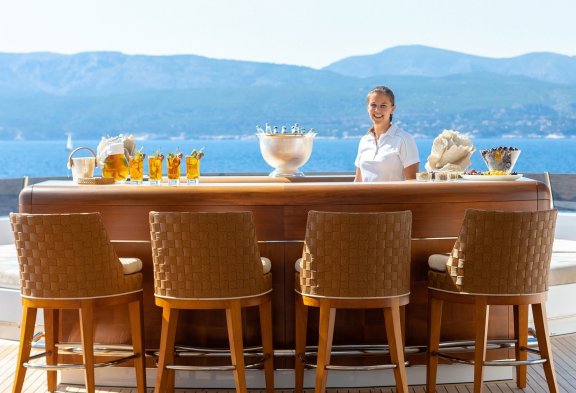 BATON ROUGE Sun Deck Bar