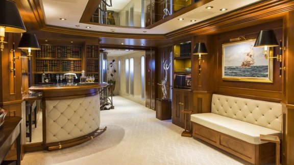 Image of BLUE MOON yacht #14