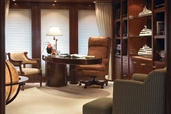 Image of BLUE MOON yacht #15