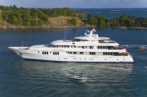 Image of BLUE MOON yacht #2