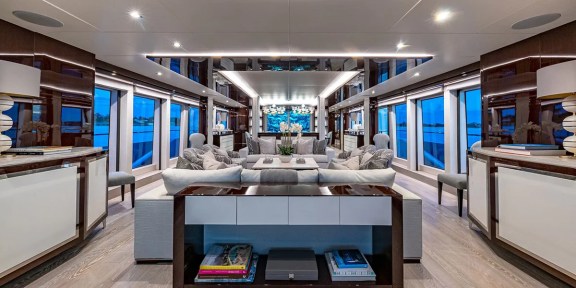 CAPTAIN MORGAN III Luxury Charter Yacht Sunseeker 131 Yacht Main Salon