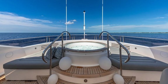 CAPTAIN MORGAN III Luxury Charter Yacht Sunseeker 131 Yacht Jacuzzi