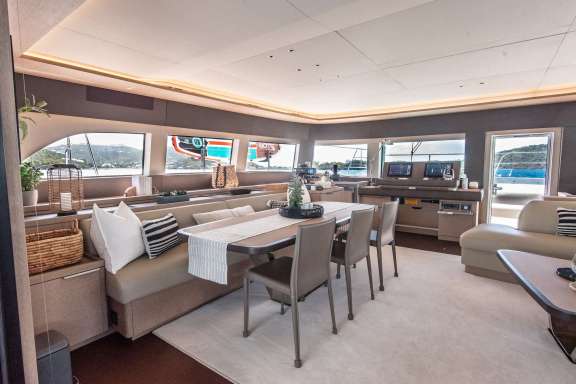 Image of C’EST LA VIE yacht #12