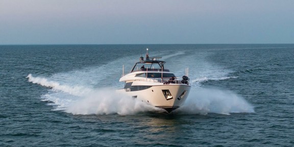 DATE NIGHT Luxury Yacht Charter Ferretti 920 Cruising